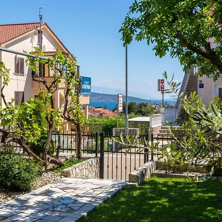 Cozy In Krk With Wifi