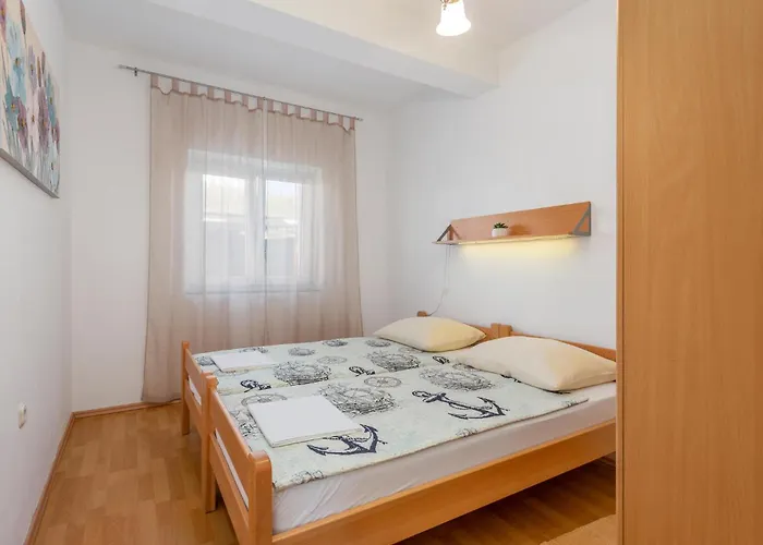 Cozy In Krk With Wifi