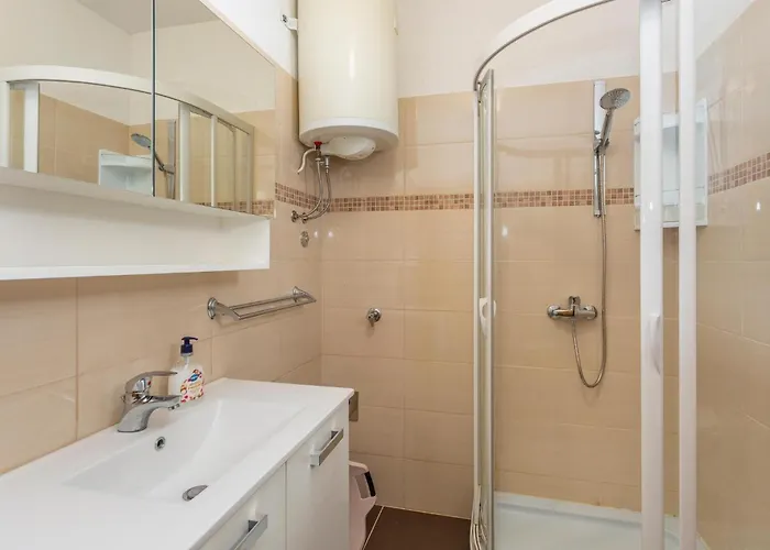 Cozy In Krk With Wifi