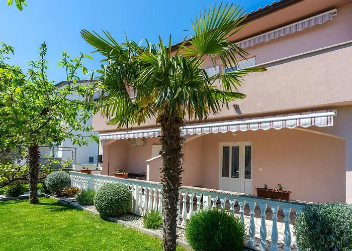 Cozy In Krk With Wifi Apartman Krk Town