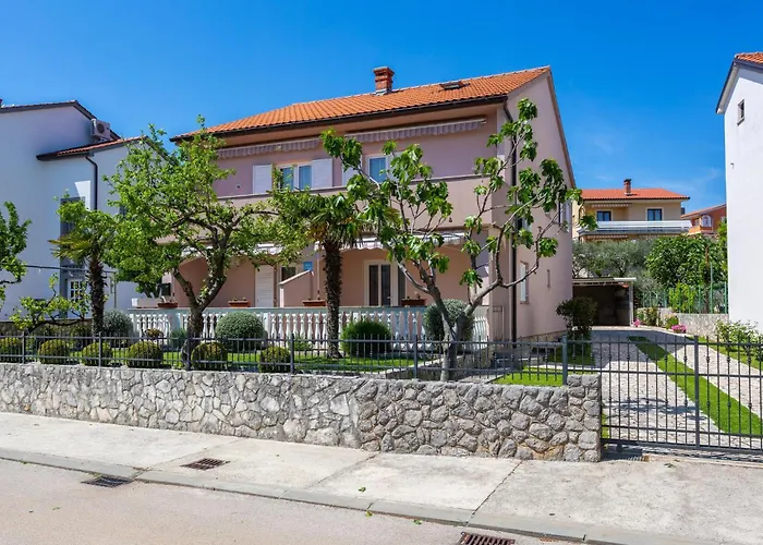 Cozy In Krk With Wifi